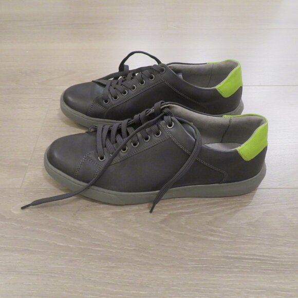 KENNETH COLE Black Leather Sneaker. Size 10. - Picture 5 of 6